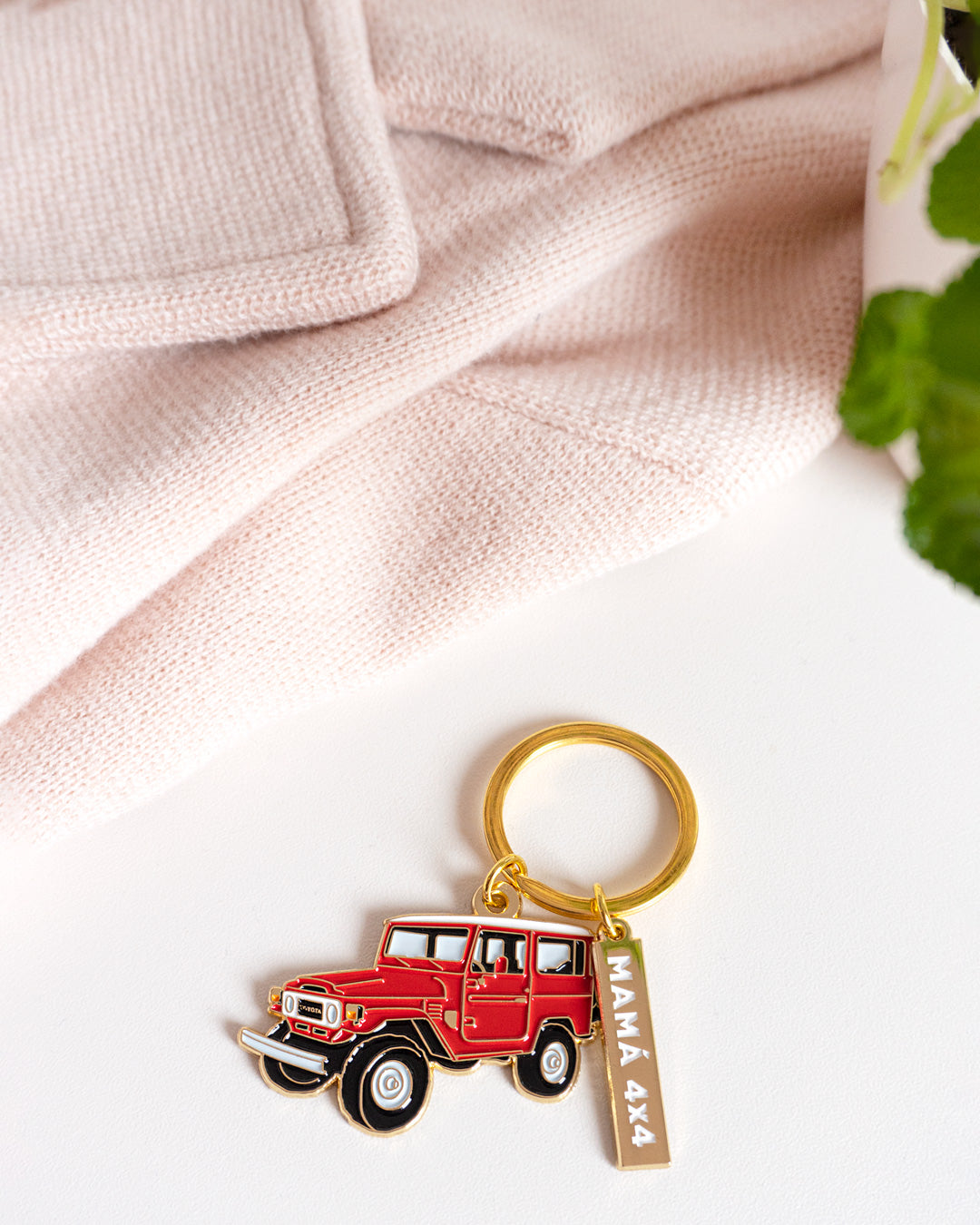 Toyota Land Cruiser - Mamá 4x4 Keychain